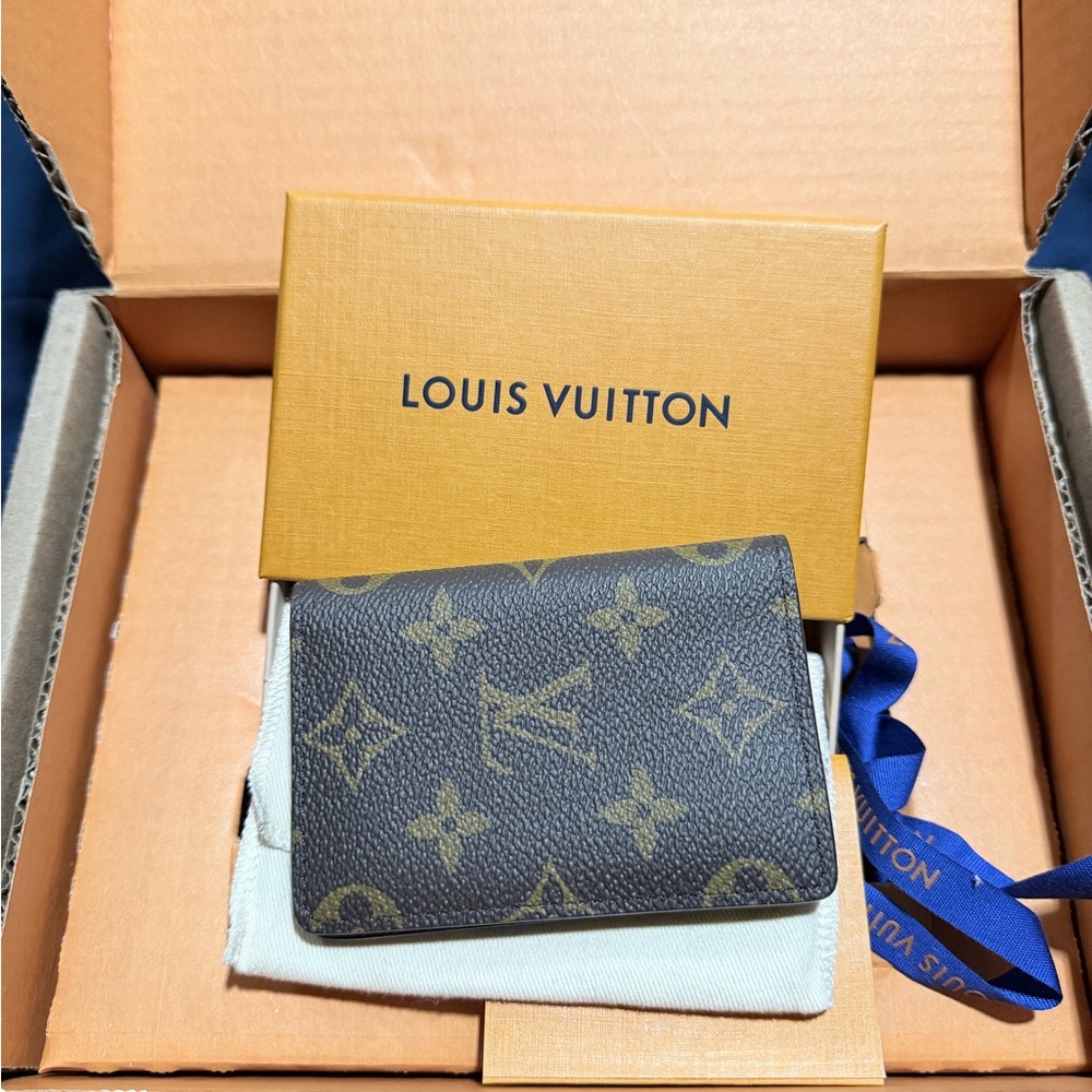 Louis Vuitton Pocket Organizer with Gift Box & Dust Bag